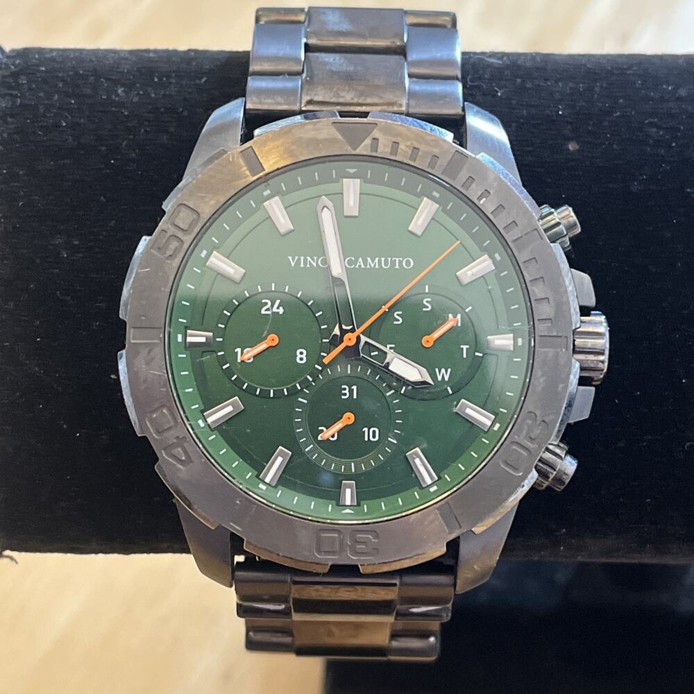 Vince Camino VC1147KG Watch Green Dial With Matching Sunglasses